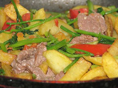 Bò xào khoai tây chiên Bò xào khoai tây chiên