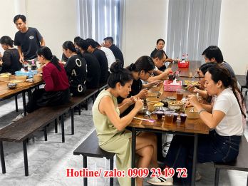 dich-cung-cap-suat-an-cong-nghiep-gia-re.jpg