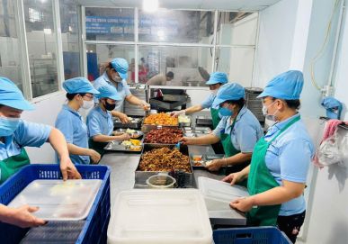 Dịch Vụ Suất Ăn Chuyên Nghiệp Cho Doanh Nghiệp Tại KCN Xuyên Á - Long An