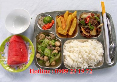 Cung Cấp Suất Ăn Công Nghiệp Tại KCN Sóng Thần – Uy Tín, Đúng Giờ, Giá Tốt