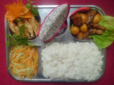 Suất ăn công nghiệp giá rẻ