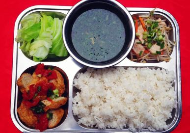 Công Ty Cung Cấp Suất Ăn Cung Cấp Công Nghiệp Chất Lượng - Uy Tín - Giá Rẻ tại KCN Vĩnh Lộc 3