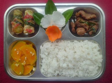 Tại sao chọn suất ăn công nghiệp Hòa Phát ?